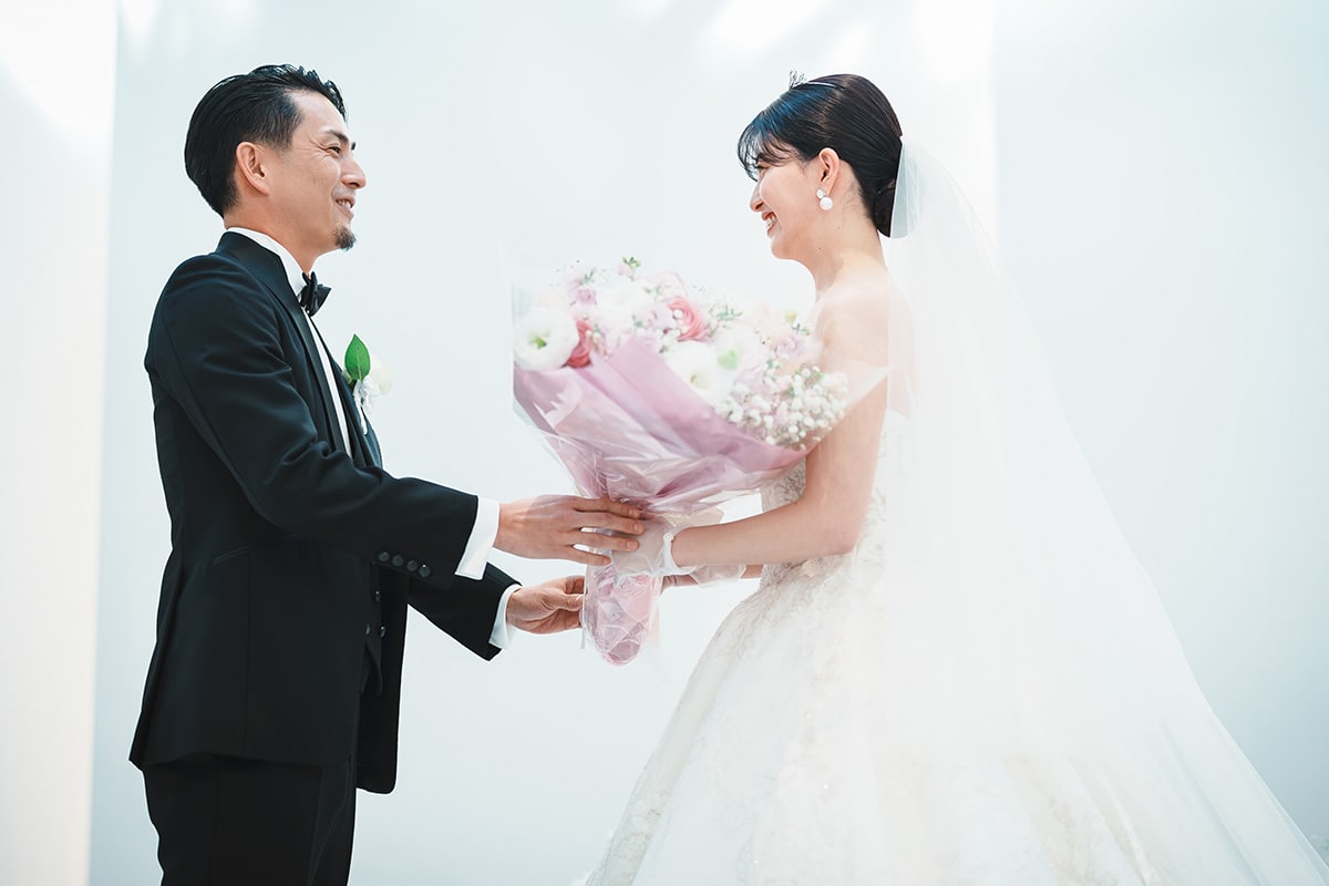 光と祝福が彩る、アートのような結婚式 イメージ
