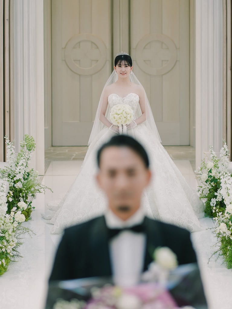 光と祝福が彩る、アートのような結婚式 イメージ