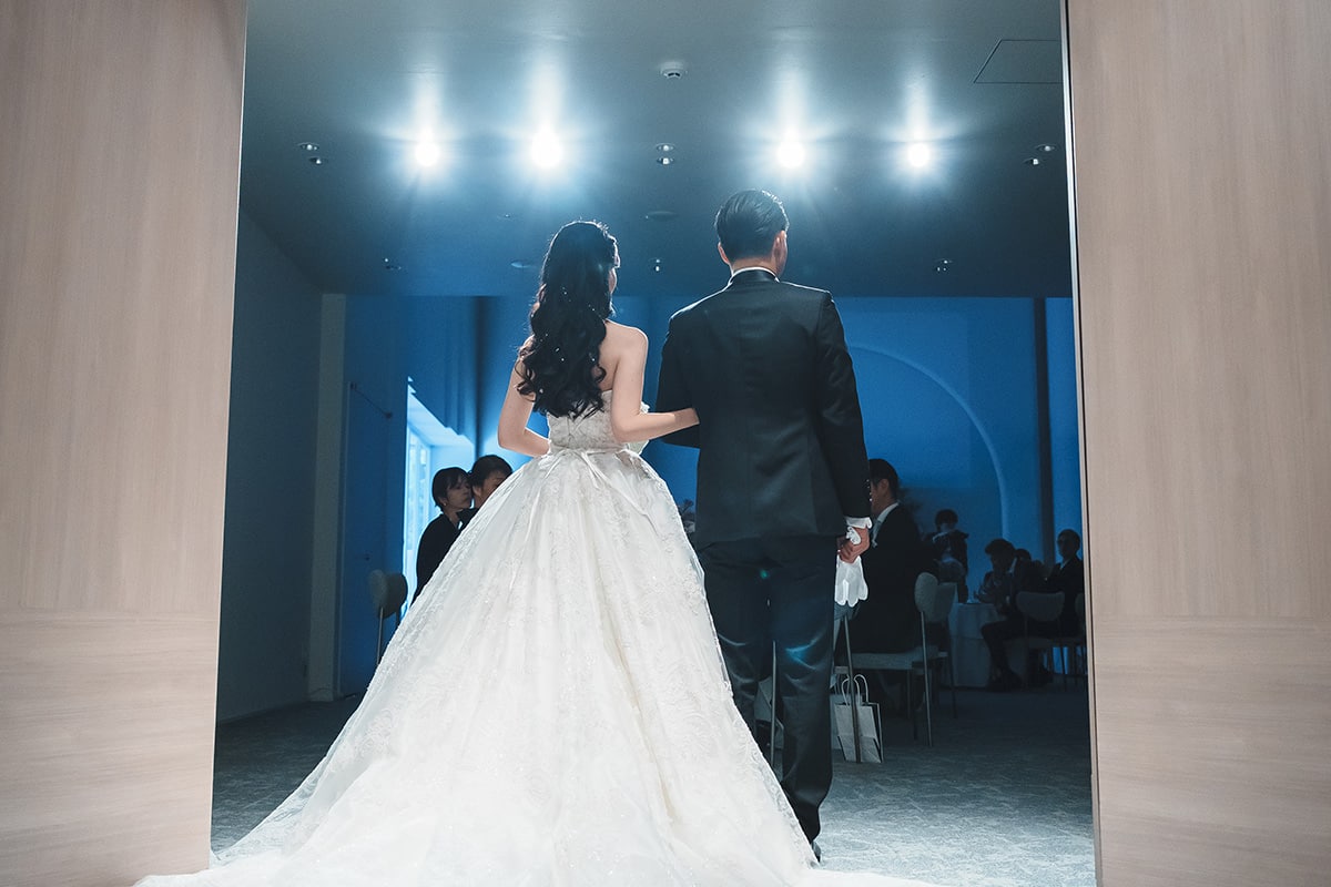 光と祝福が彩る、アートのような結婚式 イメージ